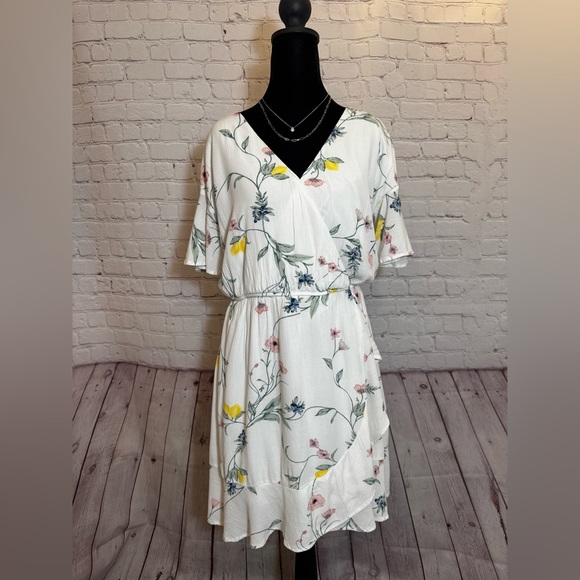 LC Lauren Conrad Dresses & Skirts - LC Lauren Conrad White Floral Mini Dress Sz L